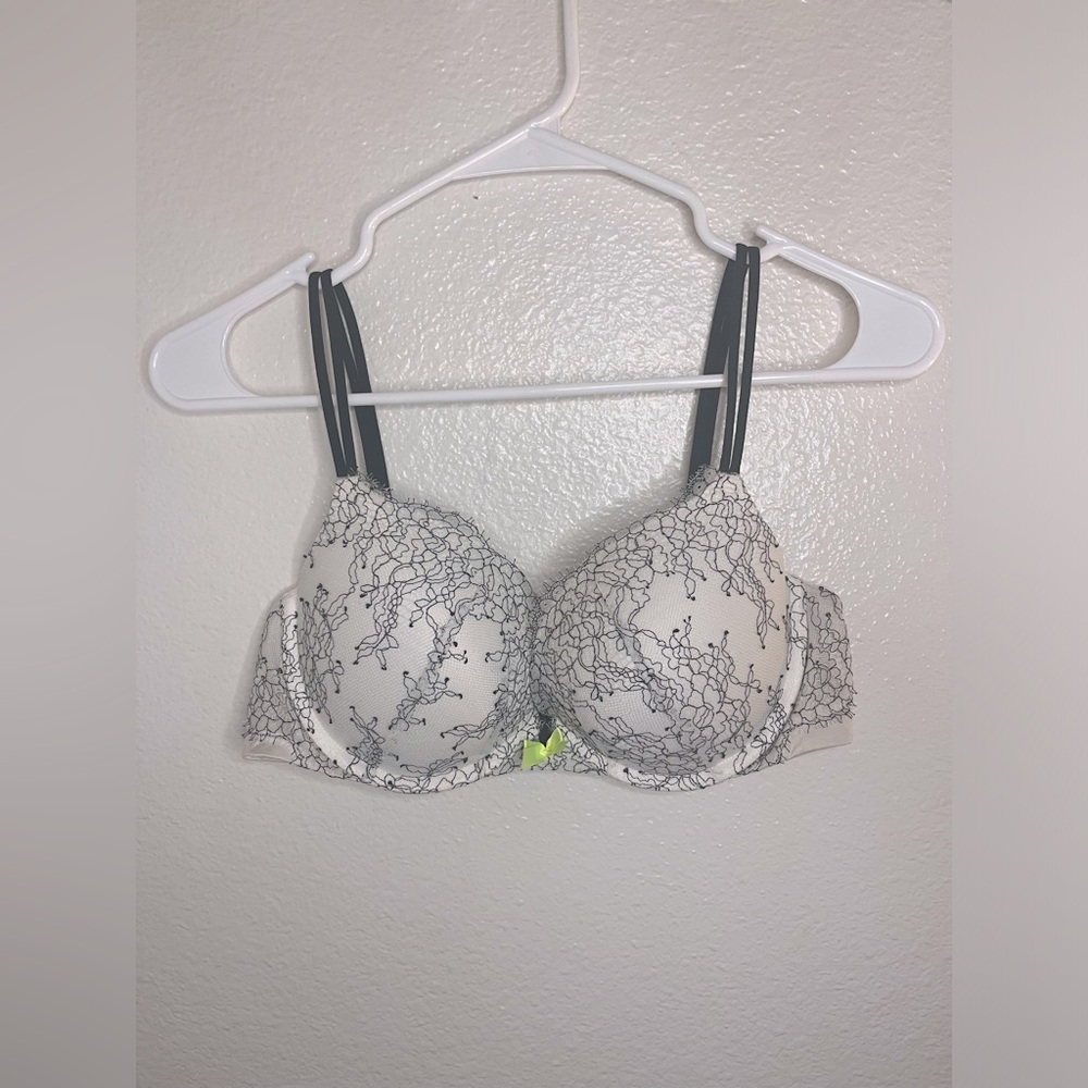 Victoria’s Secret Very Sexy Push Up Bra
